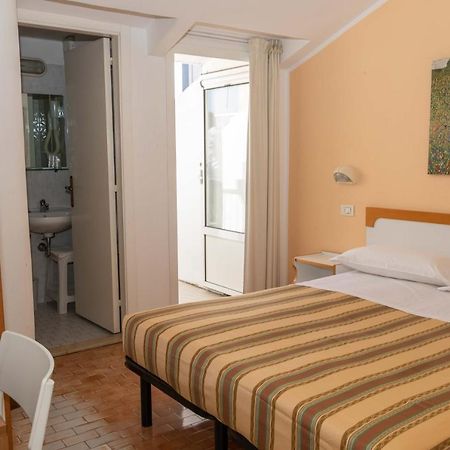 Hotel Alfa Tao Riccione Buitenkant foto