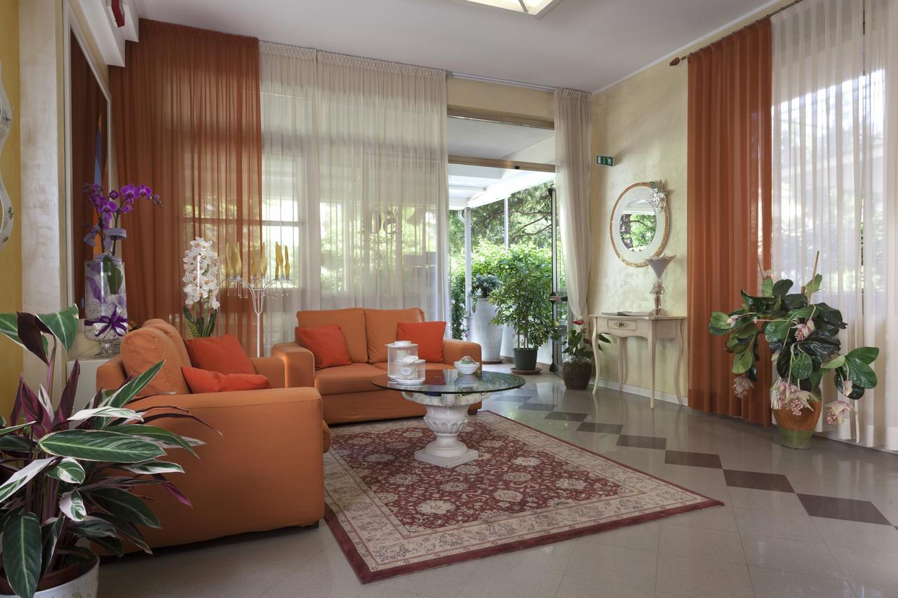 Hotel Alfa Tao Riccione Buitenkant foto