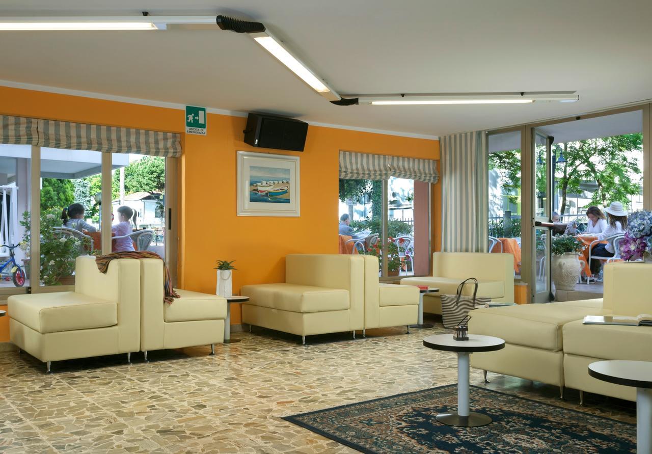 Hotel Alfa Tao Riccione Buitenkant foto