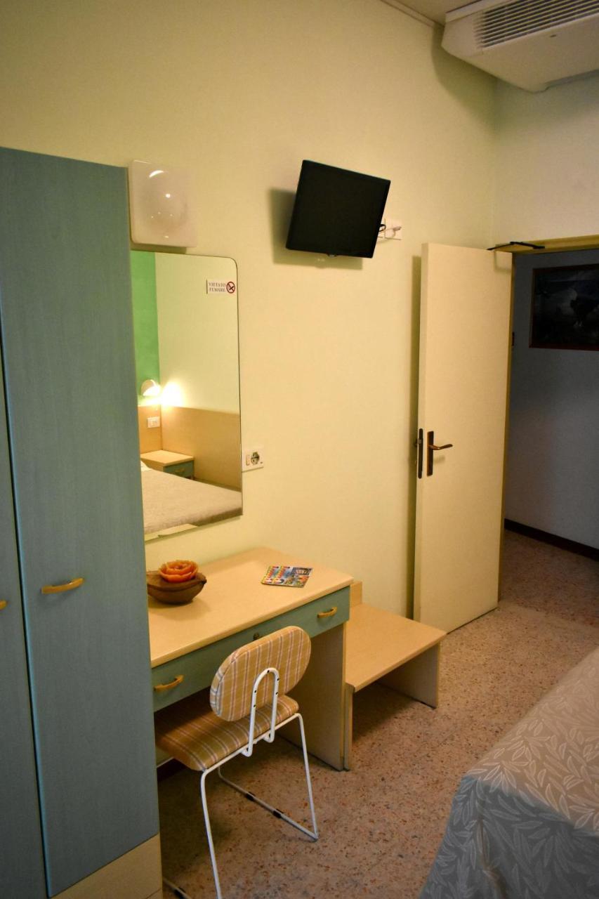 Hotel Alfa Tao Riccione Buitenkant foto
