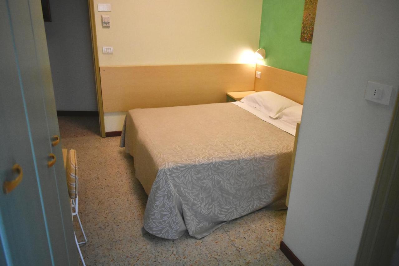 Hotel Alfa Tao Riccione Buitenkant foto
