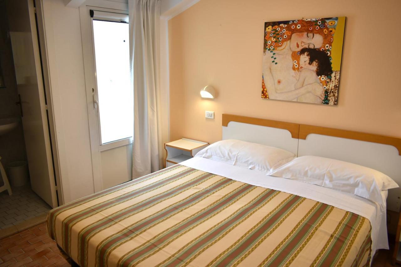 Hotel Alfa Tao Riccione Buitenkant foto