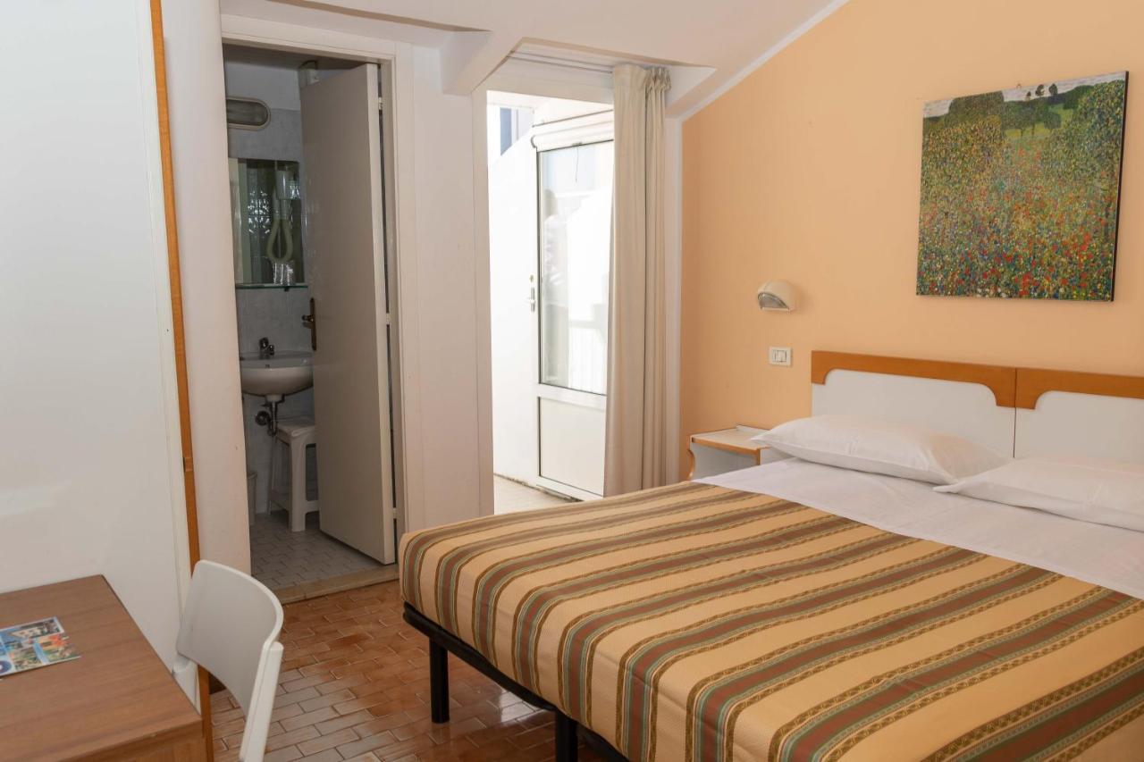 Hotel Alfa Tao Riccione Buitenkant foto