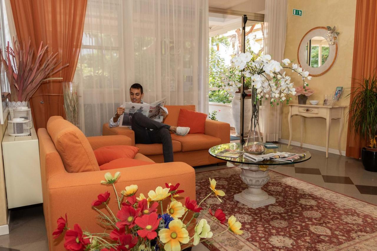 Hotel Alfa Tao Riccione Buitenkant foto